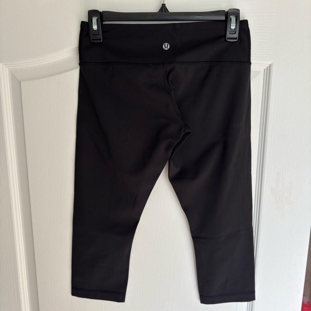 lululemon athletica Classic Black capri Leggings